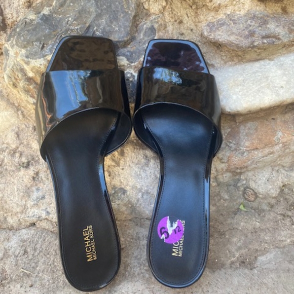 New Michael Kors Amal Patent Leather  Slip on Heels - Size 9.5 - Picture 3 of 6